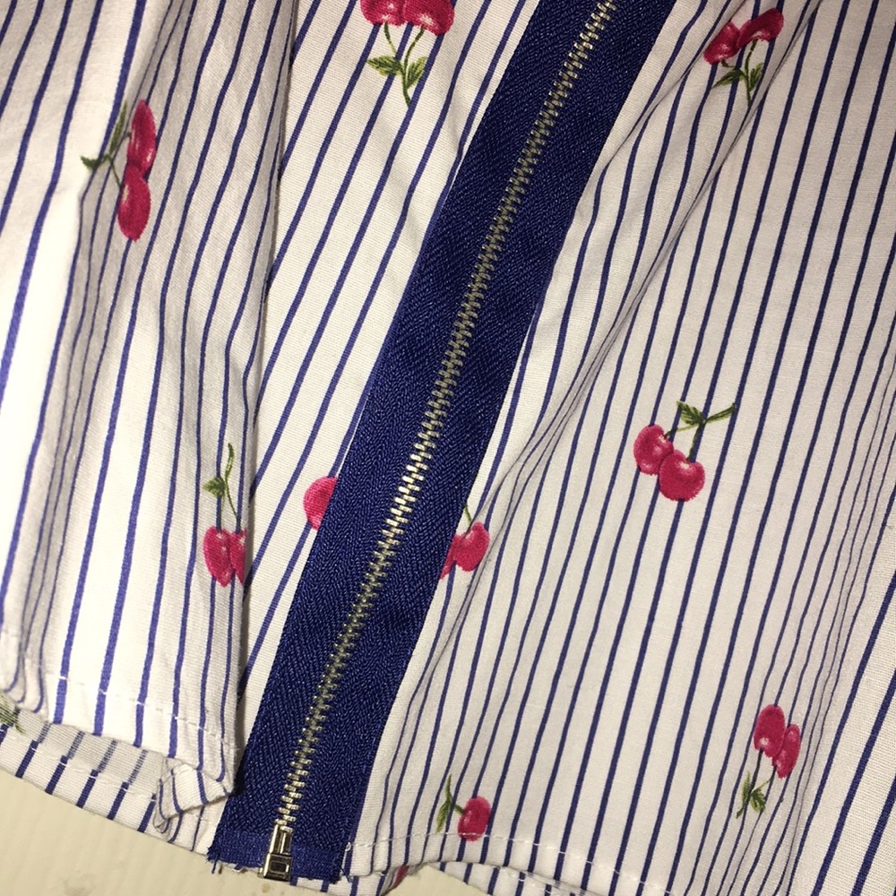 White & navy blue thin stripped cherry tank top - Picture 4 of 5